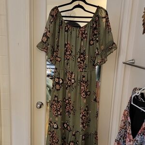 Elegant Floral Off-Shoulder Maxi Dress